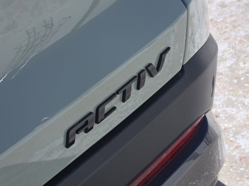 Used 2026 Chevrolet Equinox ACTIV image 14