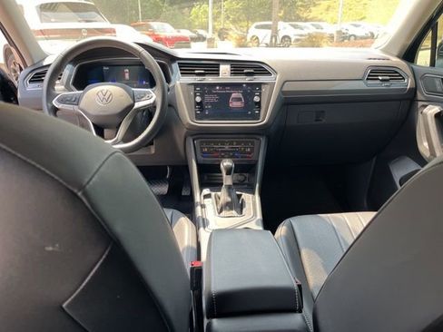 Used 2023 Volkswagen Tiguan SE FWD image 14