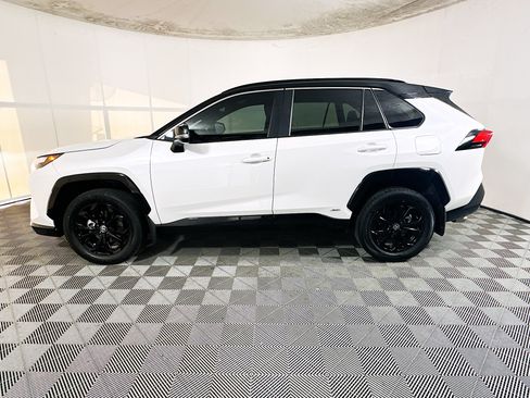 Used 2025 Toyota RAV4 XSE w/ Weather Package AWD/4WD image 6