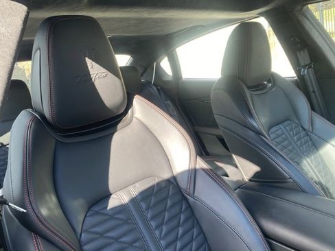 Used 2022 Maserati Quattroporte Trofeo image 39