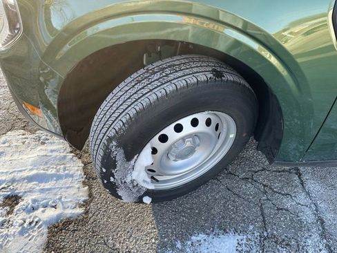 New 2025 Ford Maverick XL image 10