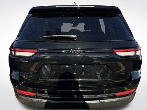 Certified 2022 Jeep Grand Cherokee L Laredo image 6