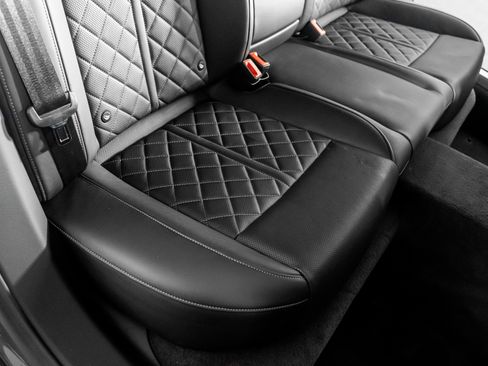 Used 2022 Audi S8 4.0T w/ S8 Executive Package image 32