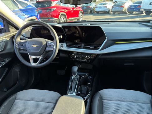 Certified 2024 Chevrolet Trax LT w/ Driver Confidence Package image 28