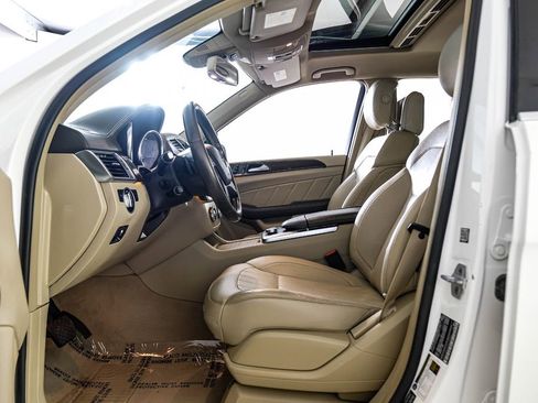 Used 2015 Mercedes-Benz GL 320 BlueTEC 4MATIC image 4