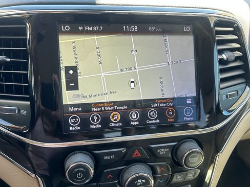Used 2019 Jeep Grand Cherokee Limited w/ Luxury Group II AWD/4WD image 22