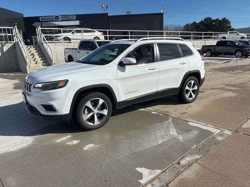 Used 2021 Jeep Cherokee Limited image 1