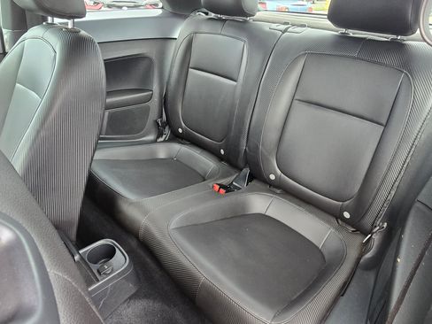 Used 2012 Volkswagen Beetle 2.5 image 19
