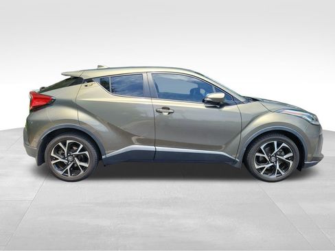 Used 2021 Toyota C-HR XLE FWD image 12