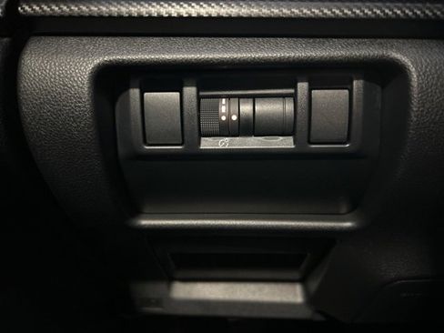 Used 2025 Subaru Crosstrek 2.0i Premium image 17