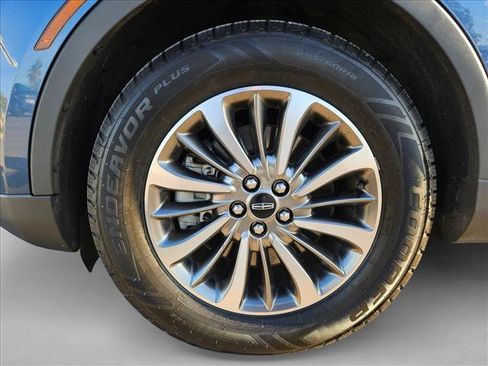 Used 2019 Lincoln Nautilus Select image 24