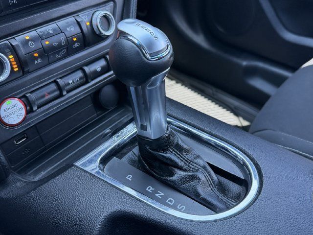 Used 2015 Ford Mustang Coupe RWD image 17