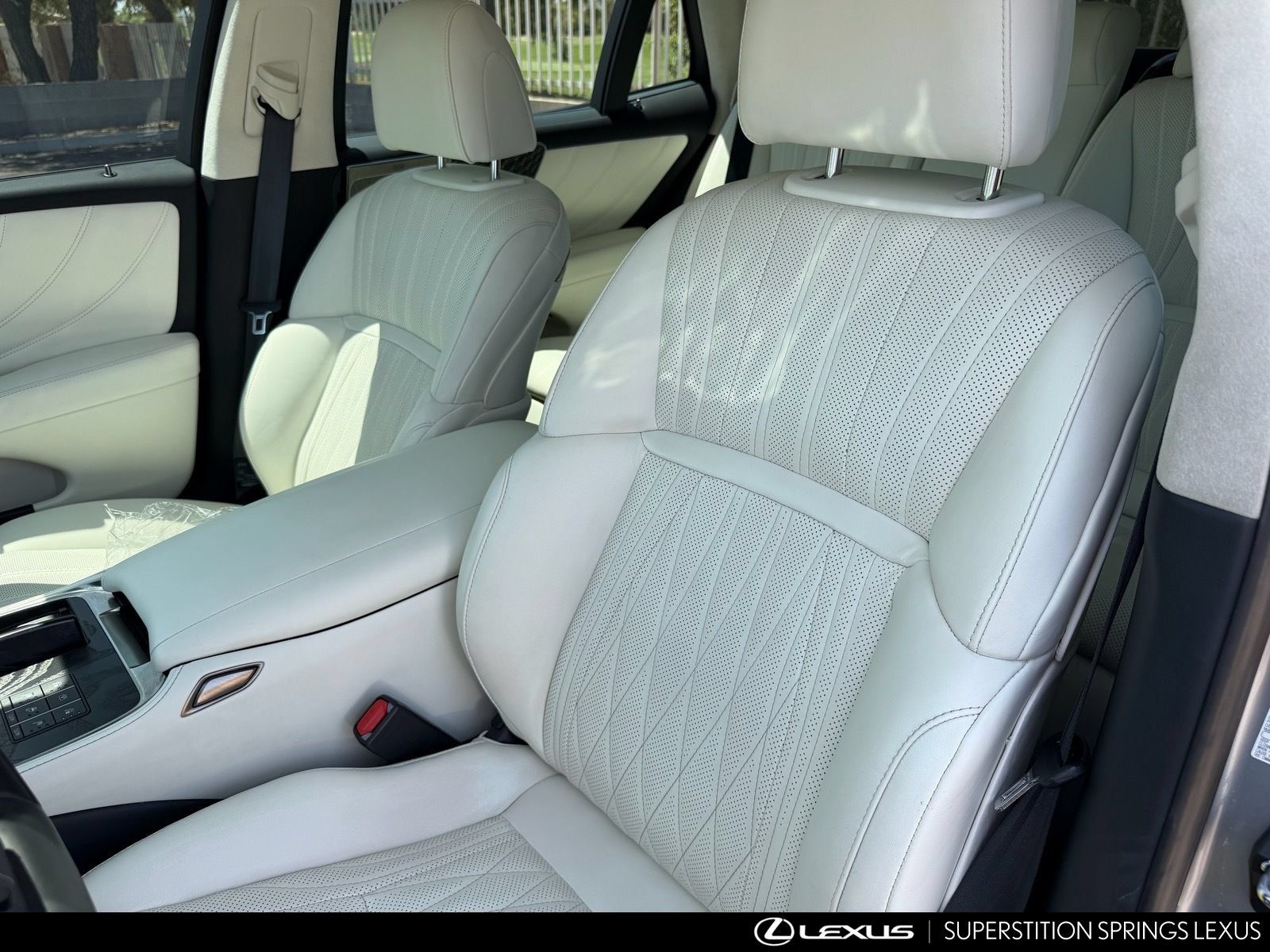 Certified 2023 Lexus LS 500h AWD w/ Luxury Package image 12