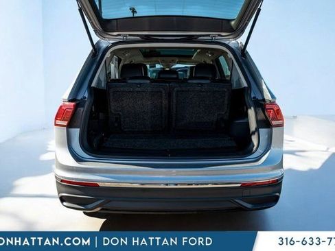 Used 2023 Volkswagen Tiguan SE image 34