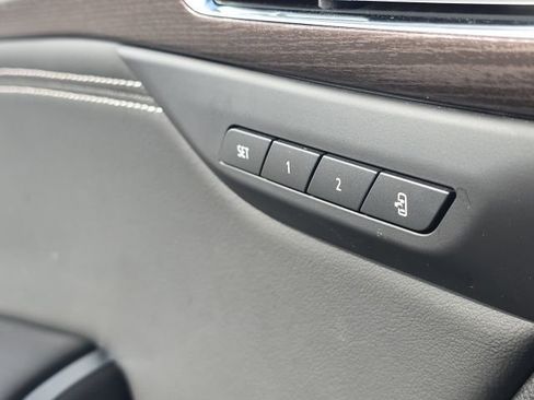 Used 2023 Buick Envision Avenir AWD/4WD image 25
