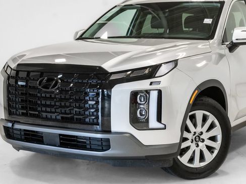 Used 2025 Hyundai Palisade SEL FWD image 2