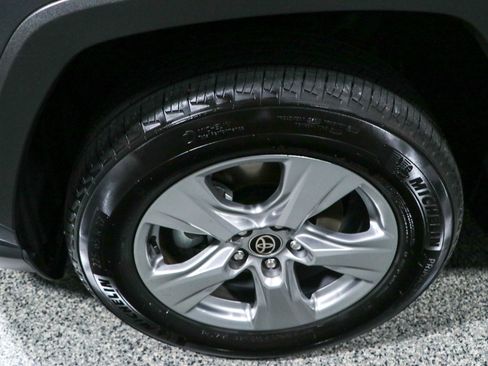 Used 2023 Toyota RAV4 XLE w/ Convenience Package FWD image 11