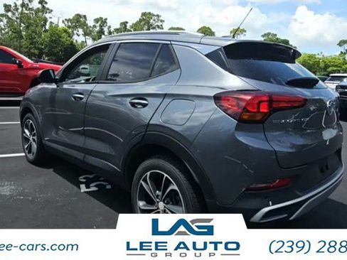 Used 2021 Buick Encore GX Essence w/ Advanced Technology Package FWD image 2