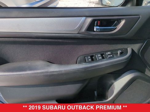 Used 2019 Subaru Outback 2.5i Premium image 11