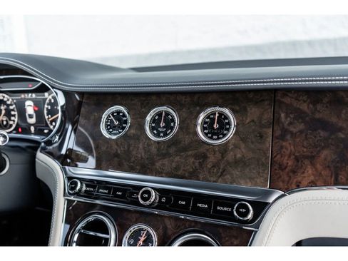 Used 2020 Bentley Continental GT image 36