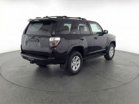 Used 2019 Toyota 4Runner SR5 AWD/4WD image 4