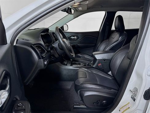 Used 2023 Jeep Cherokee Altitude Lux image 19