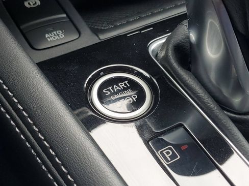 Used 2024 Nissan Kicks SR w/ SR Premium Package FWD image 34