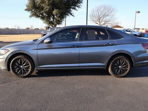 Used 2021 Volkswagen Jetta S image 2