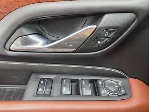 Certified 2023 GMC Yukon XL Denali Ultimate w/ LPO, Floor Liner Package AWD/4WD image 25