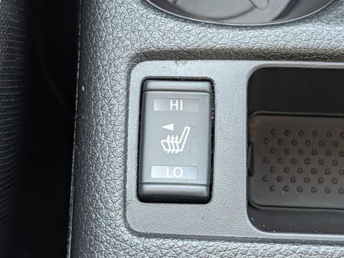 Used 2022 Nissan Rogue Sport SV FWD image 17