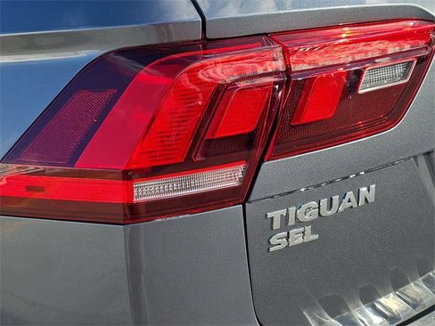 Used 2019 Volkswagen Tiguan SEL Premium image 38