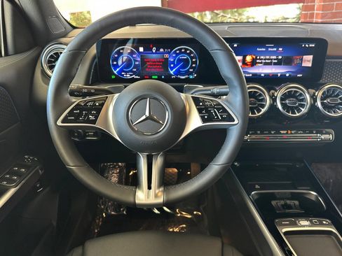 Certified 2025 Mercedes-Benz EQB 250+ image 18