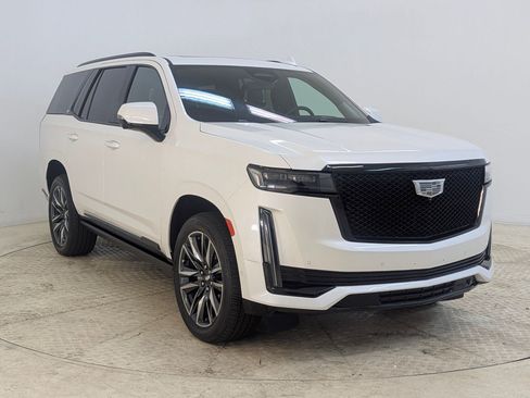 Certified 2022 Cadillac Escalade Sport Platinum w/ Heavy-Duty Trailer Package image 7