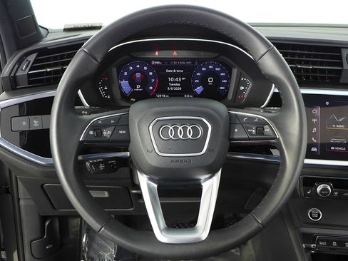 Used 2025 Audi Q3 2.0T Premium w/ Convenience Package AWD/4WD image 27