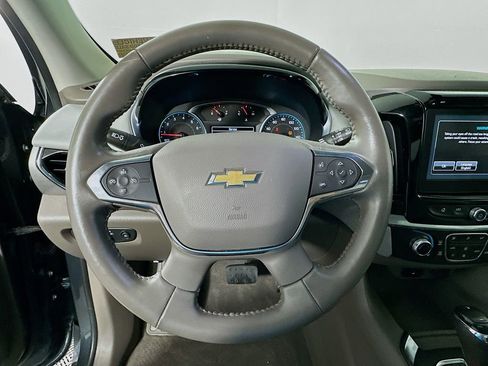Used 2018 Chevrolet Traverse LT image 11