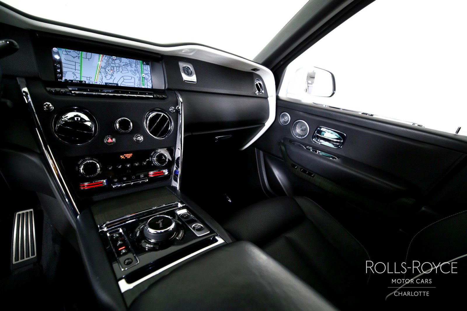 Used 2020 Rolls-Royce Cullinan AWD/4WD image 16
