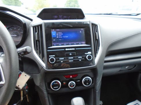 Used 2023 Subaru Crosstrek 2.0i AWD/4WD image 17