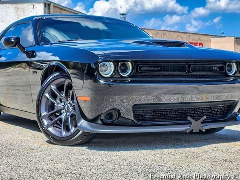Certified 2023 Dodge Challenger R/T w/ Blacktop Package RWD image 4