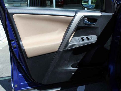 Used 2015 Toyota RAV4 XLE image 10