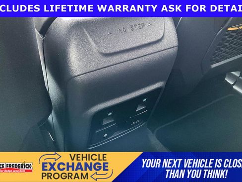 Used 2024 Ford Bronco Badlands image 28