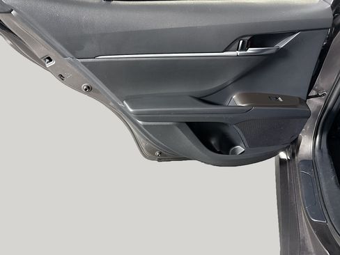 Used 2022 Toyota Camry LE FWD image 25