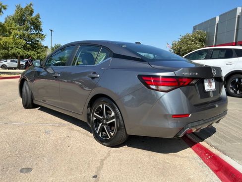 Used 2025 Nissan Sentra SV FWD image 8