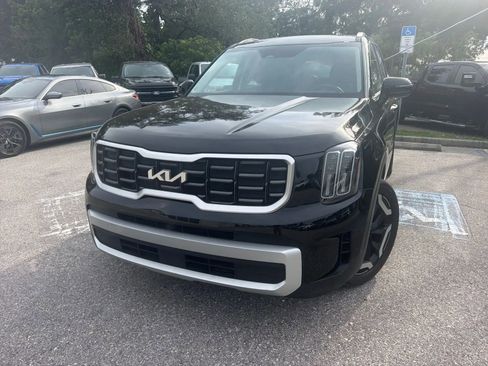 Used 2025 Kia Telluride S FWD image 3