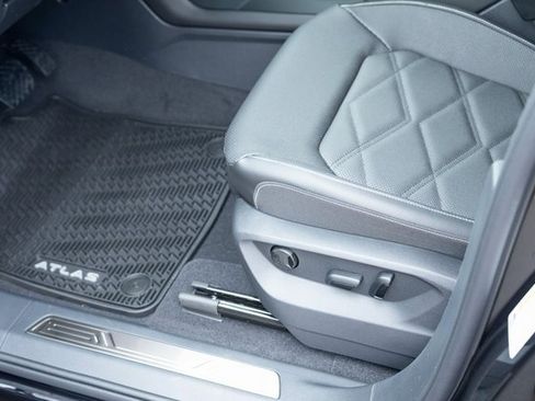 New 2026 Volkswagen Atlas SE image 26