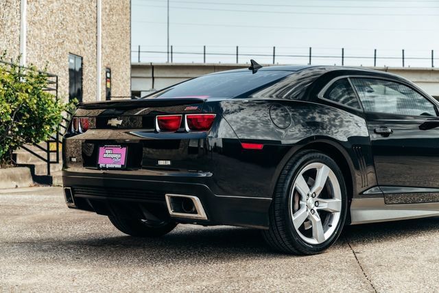 Used 2010 Chevrolet Camaro SS w/ LPO, Ground Effects Package RWD image 40