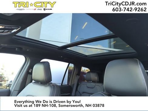 New 2025 Jeep Grand Cherokee Limited image 18