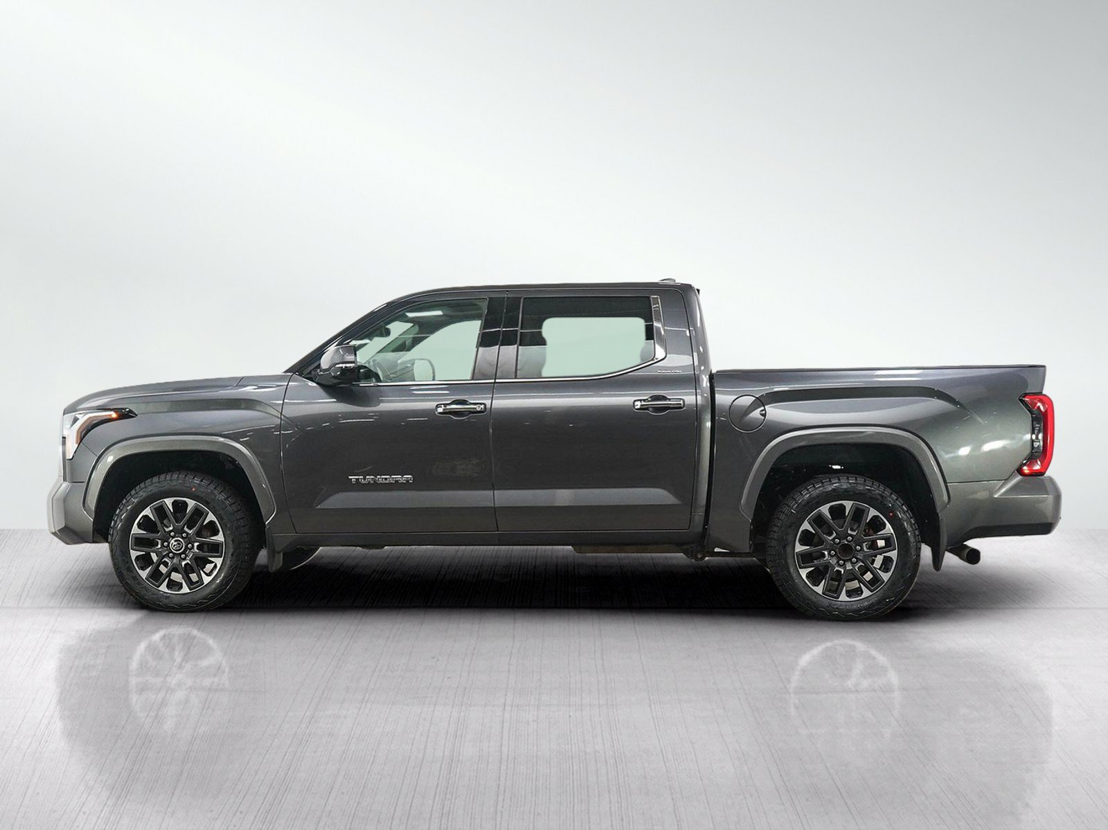 Used 2023 Toyota Tundra Limited AWD/4WD image 2