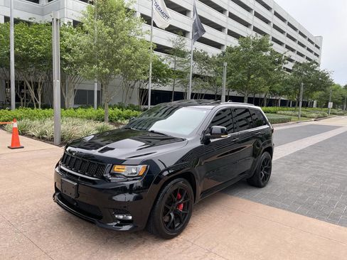 Used 2021 Jeep Grand Cherokee SRT image 32
