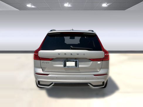 Used 2023 Volvo XC60 T8 Plus w/ Climate Package AWD/4WD image 10