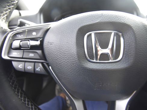 Used 2019 Honda Accord Sport image 10